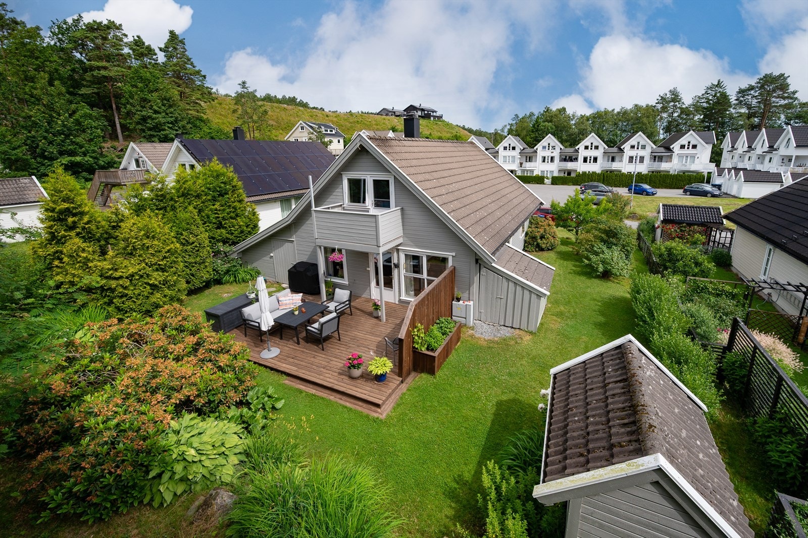 En familievennlig bolig med en stor og anvendelig hage. Galleribilde
