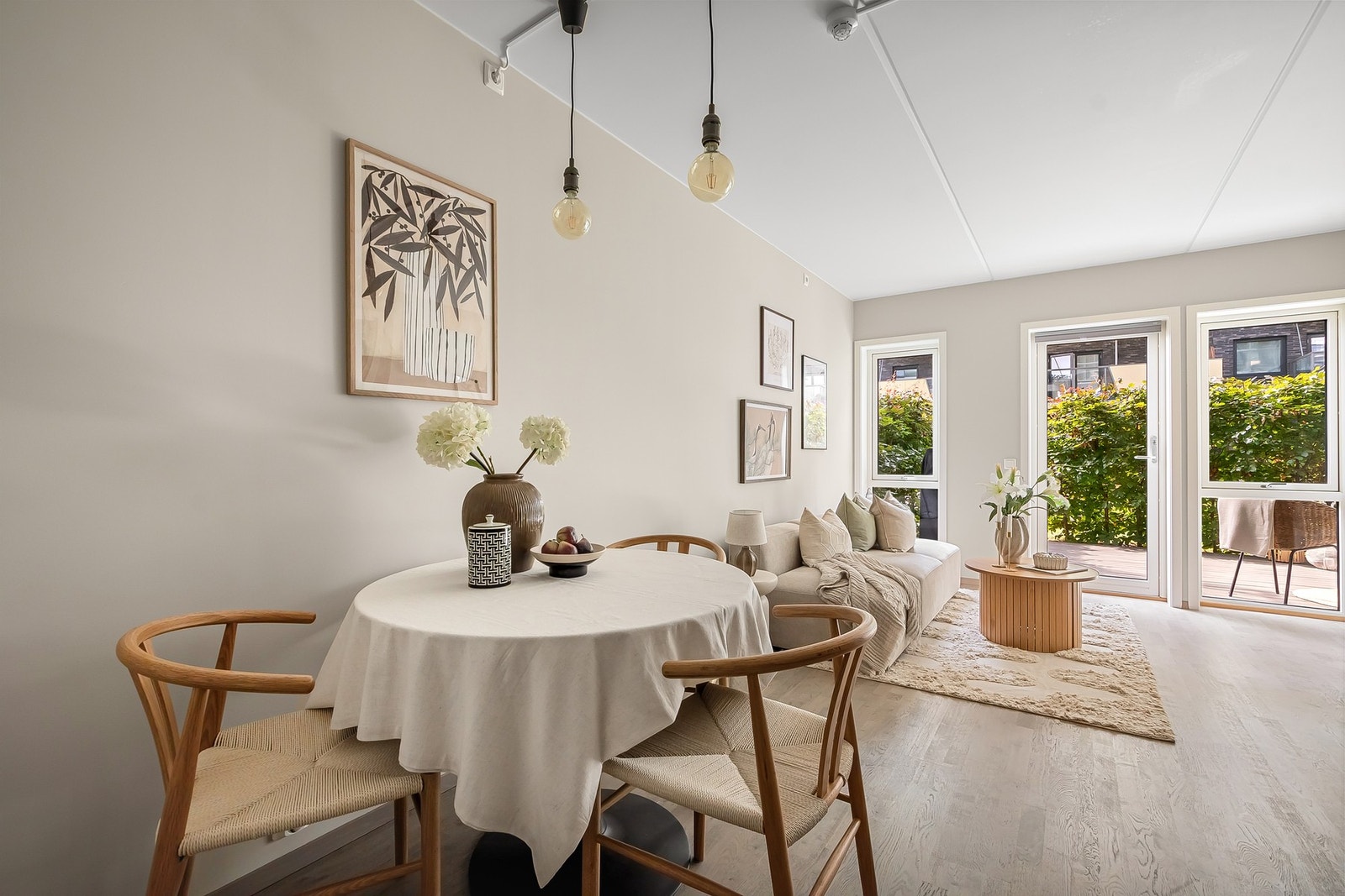Leiligheten ligger attraktivt til i 1. etasje og har direkte utgang til en stor og herlig terrasse på hele 25 kvm. Galleribilde