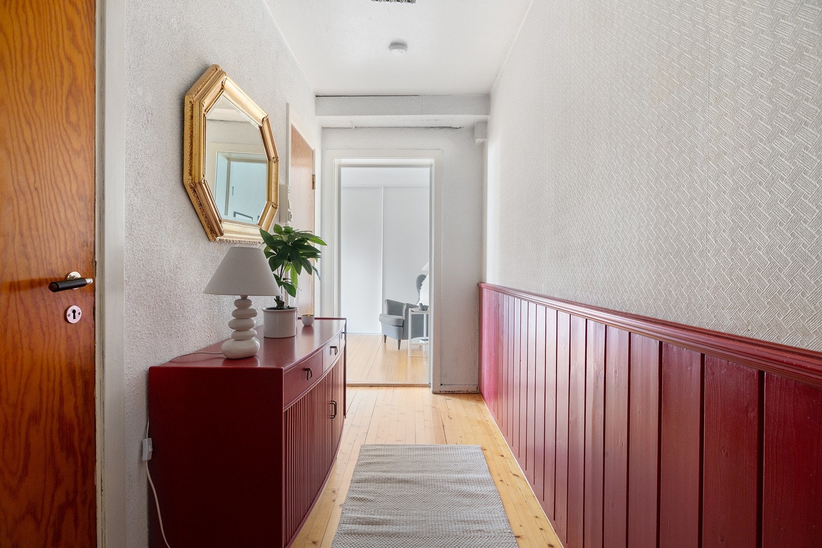 Entré med adkomst til innvendig bod Galleribilde