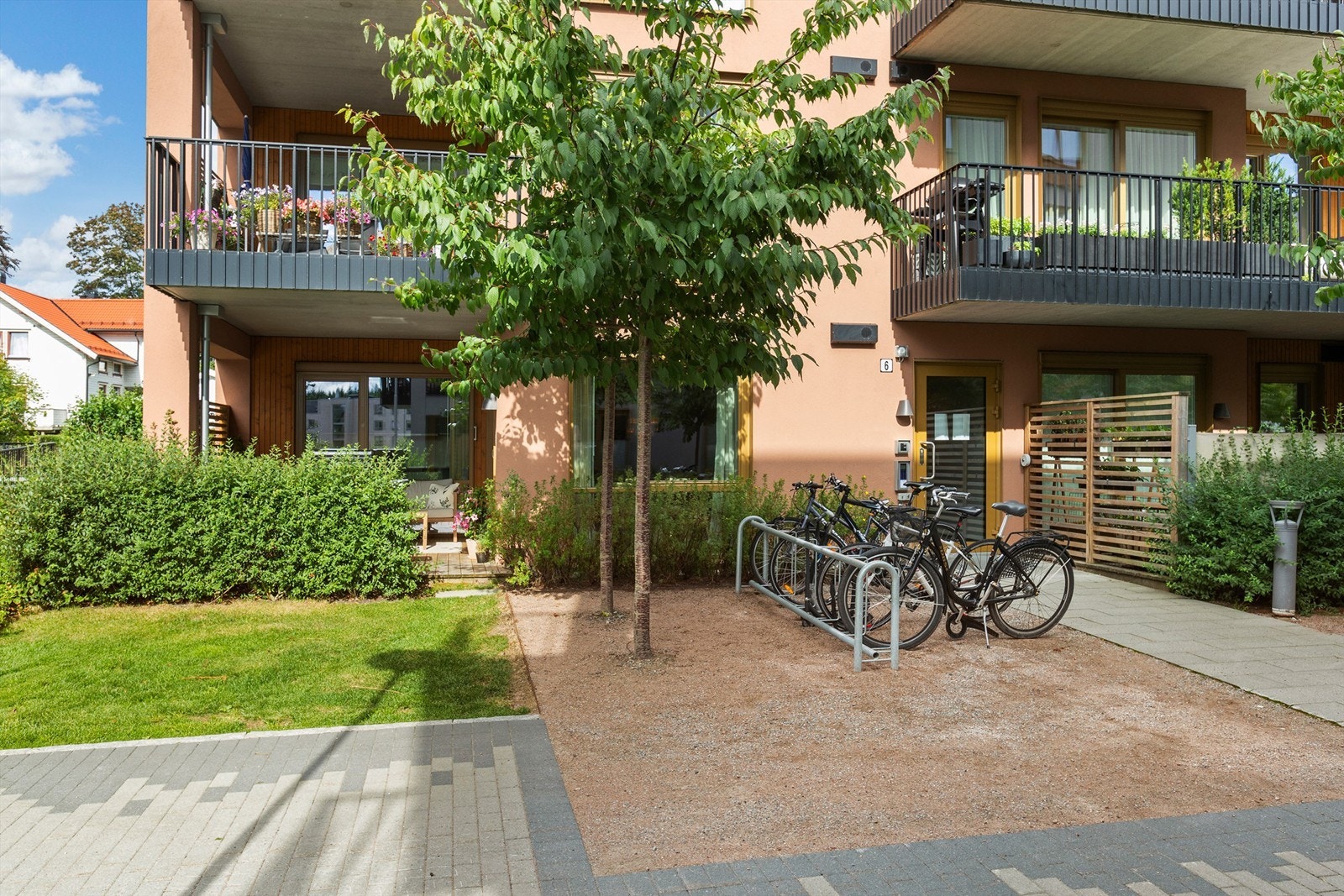 Sykkelparkering på fellesområdet. Galleribilde