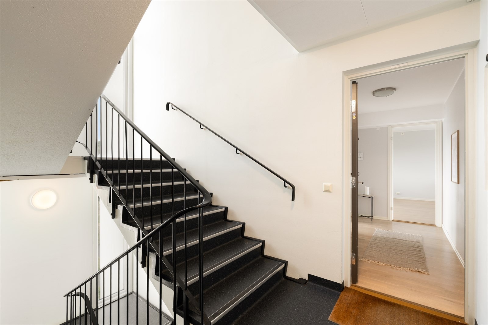 Fellesareal, trappegang Galleribilde