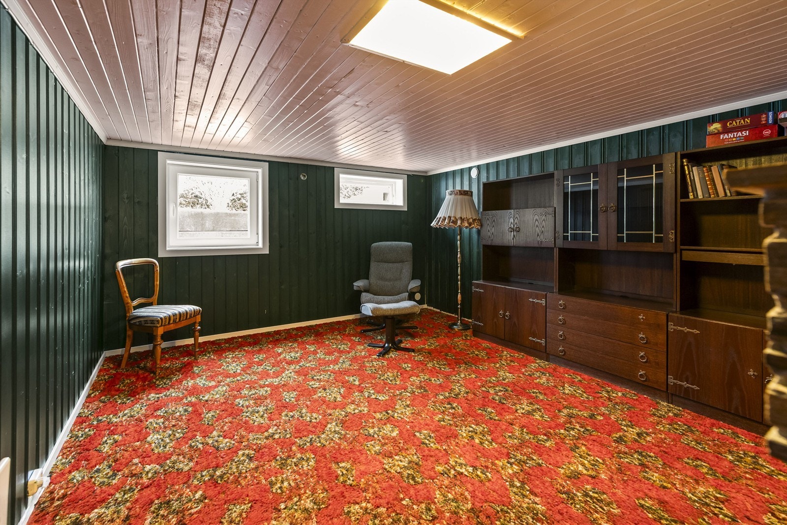 Kjellerstue ( opprinnelig byggemeldt som boder, brensel og hobbyrom iflg.tegninger. Ikke bruksendret/ omsøkt - og er ikke godkjent til varig opphold. ) Galleribilde