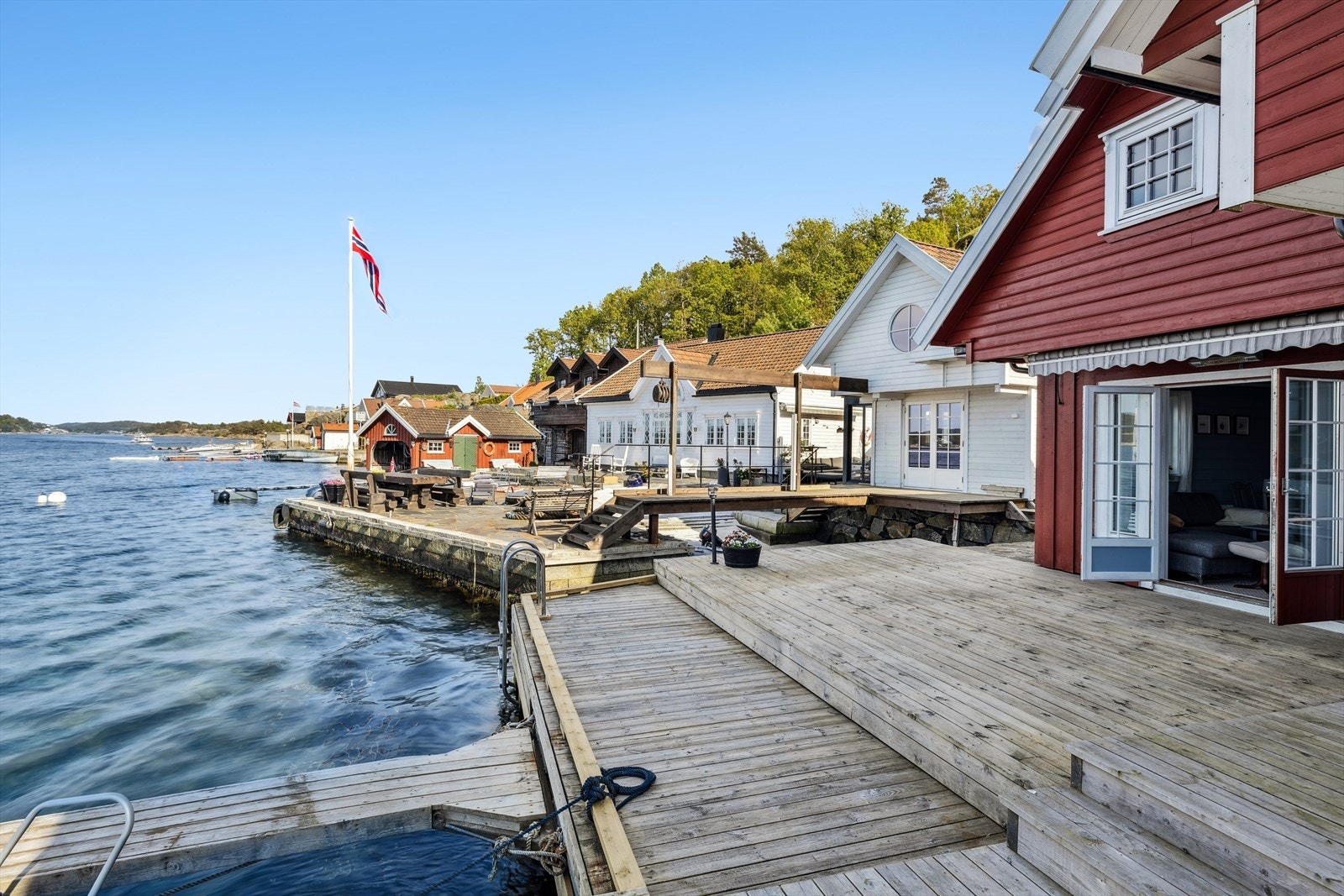 Idyllisk beliggenhet med Søgnes vakre skjærgård som nærmeste nabo! Galleribilde