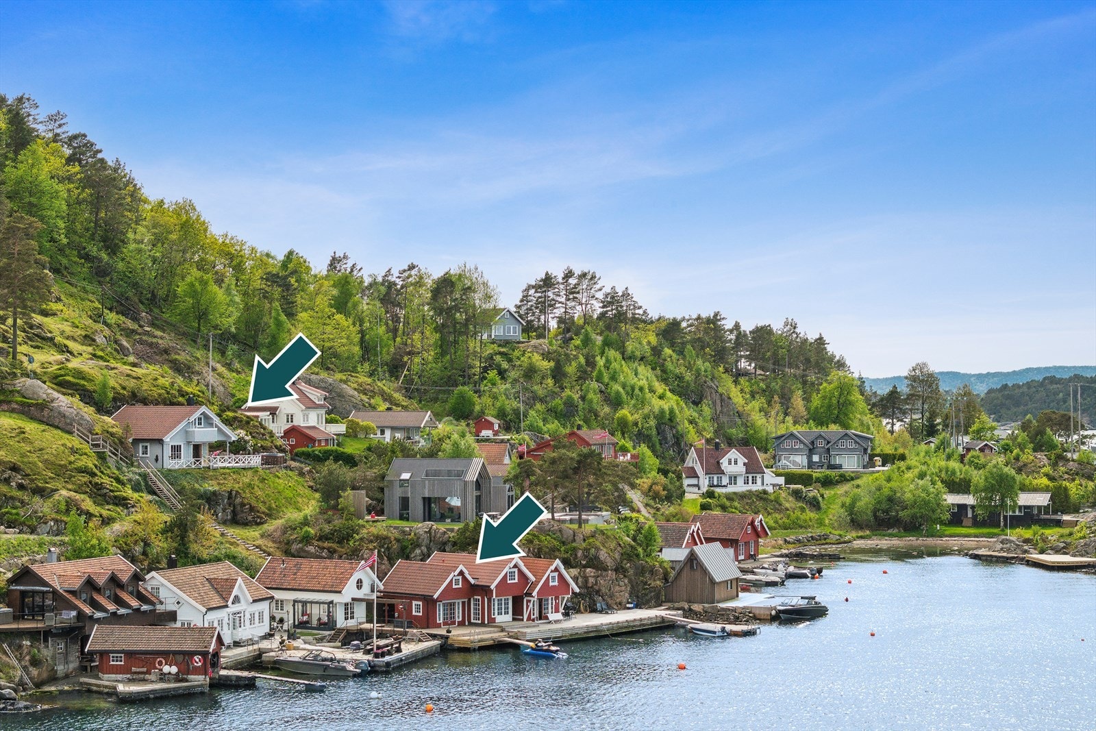 Her følger det med en romslig og familievennlig hytte og sjøbu nede på brygga! I tillegg medfølger det båt og båtplass i Vaglen. Galleribilde