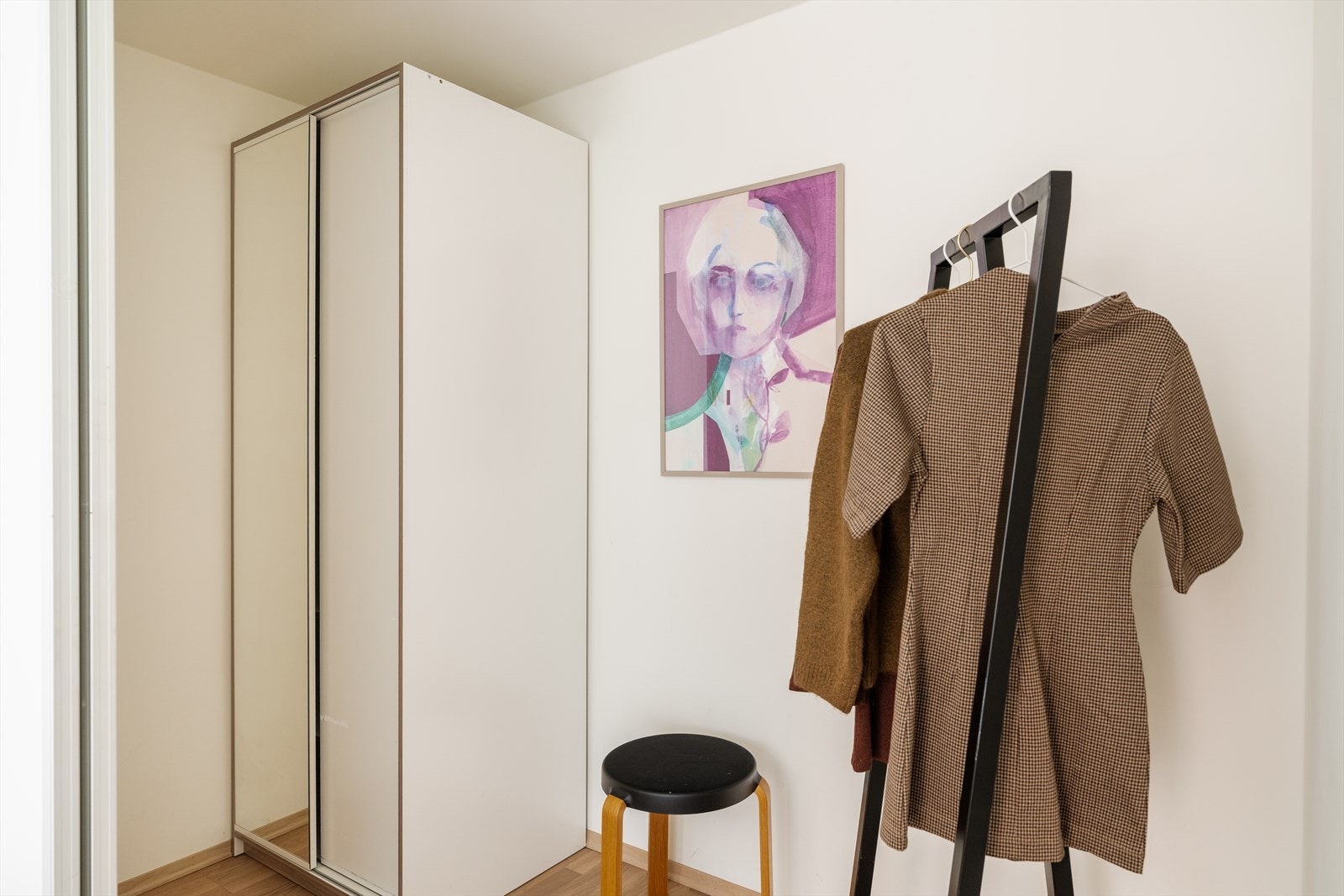 Her er det god plass til garderobeskap. Galleribilde