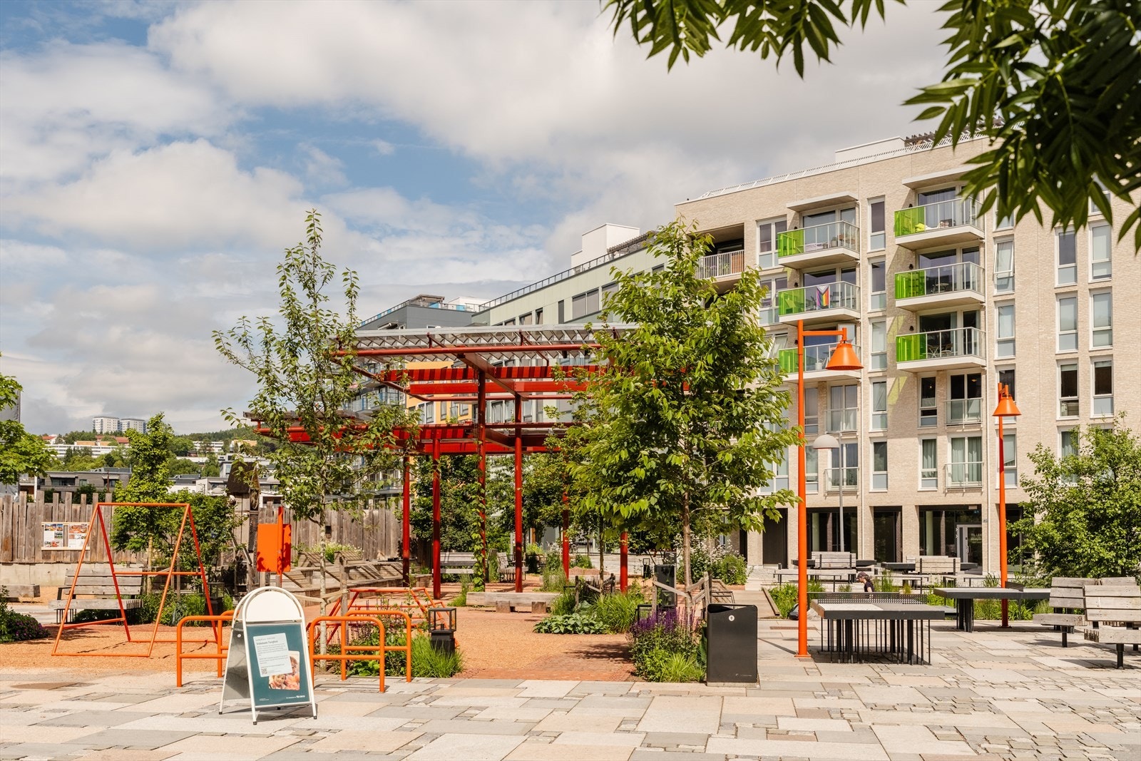 Vollebekk torg har flere nabolagsfavoritter som Koi Sushi og Håndbakt. Galleribilde