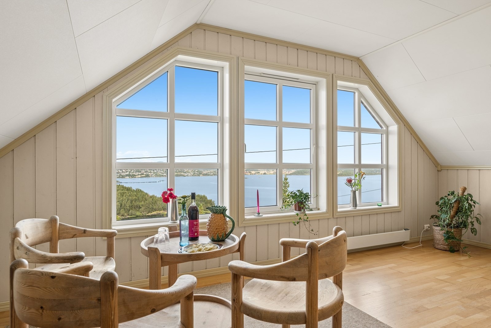 Også fra loftet er det en upåklagelig utsikt over landskapet. Galleribilde