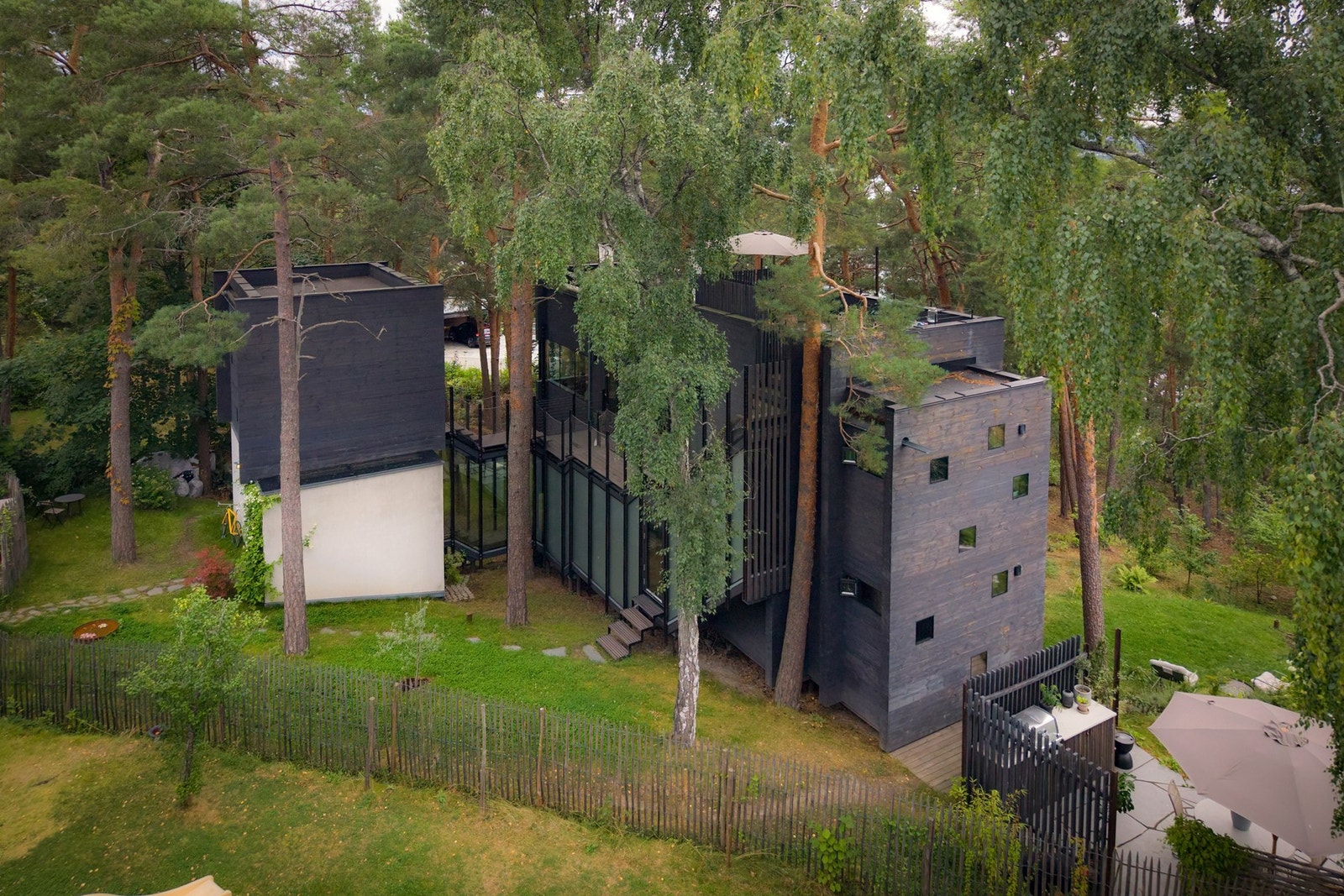 Dette er et arkitektonisk mesterstykke og et unikt fristed! Galleribilde