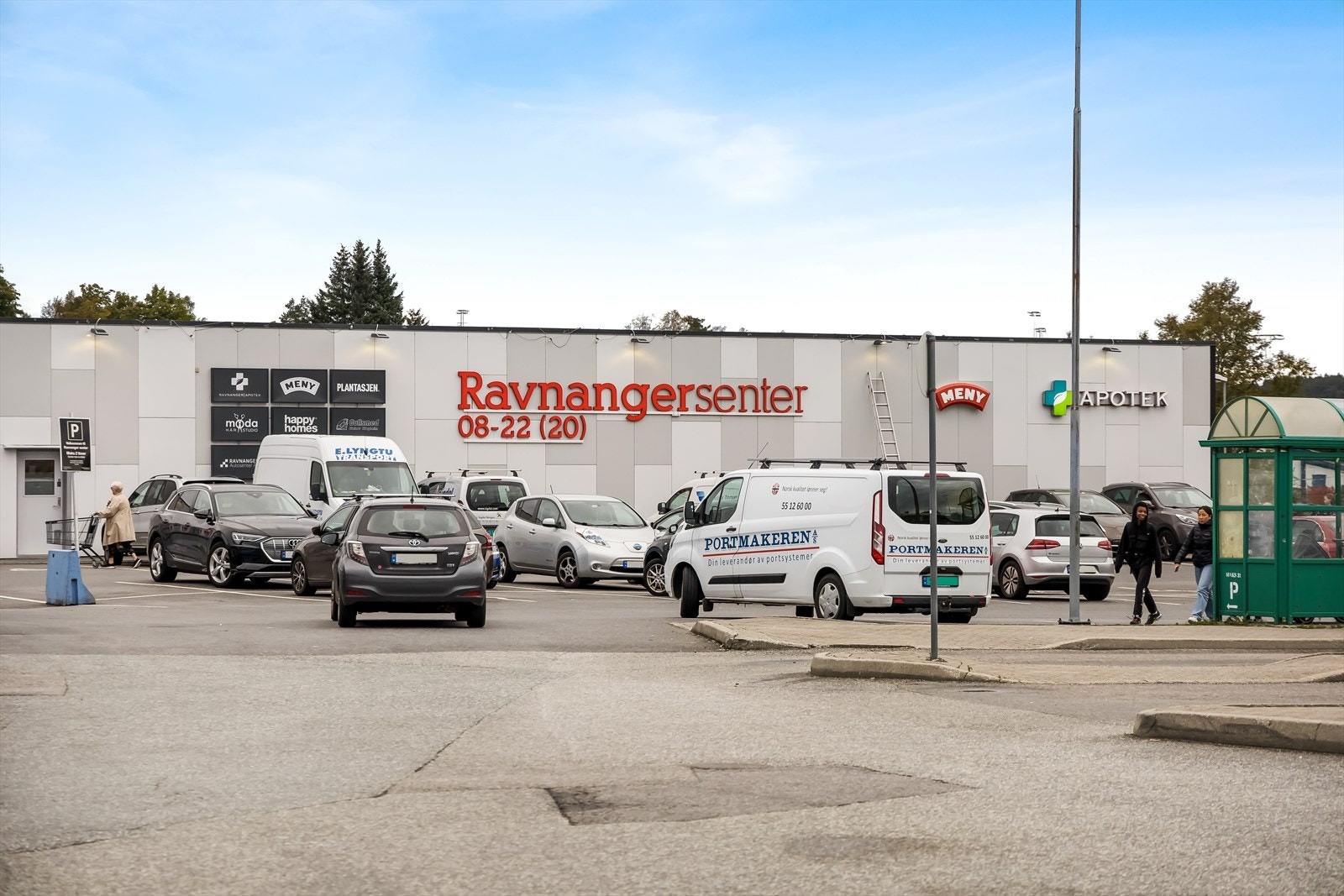 Ravnanger senter i kort avstand fra boligen. Galleribilde