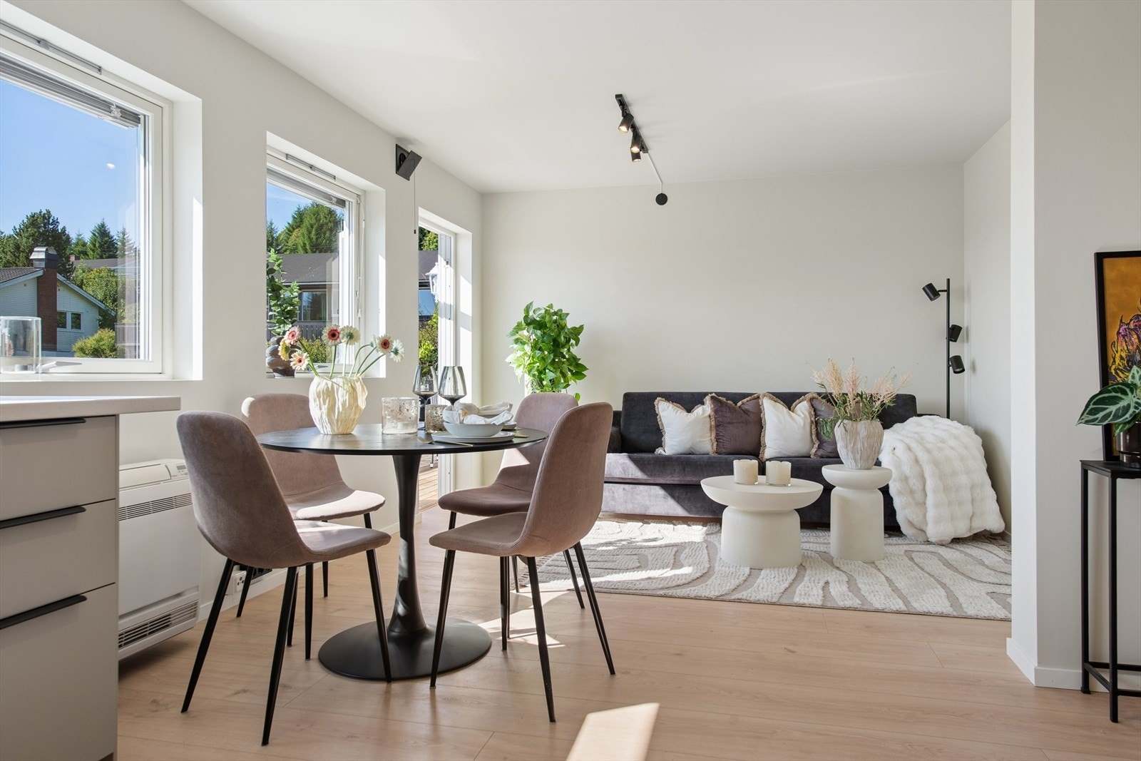 Nylig oppgradert kjedet rekkehus over ett plan med tre soverom. Galleribilde