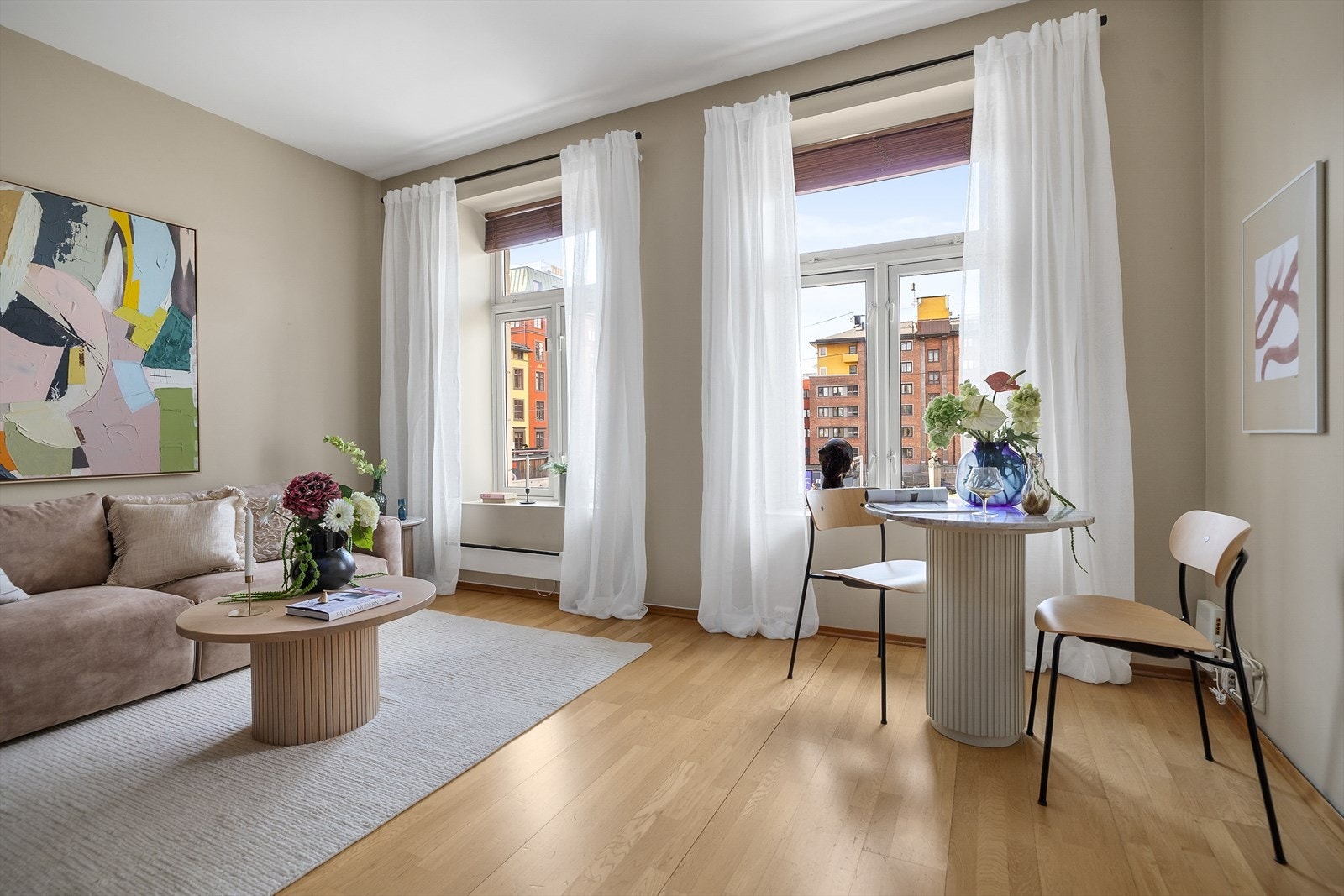 Fra stuen er det direkte inngang til soverommet. Galleribilde