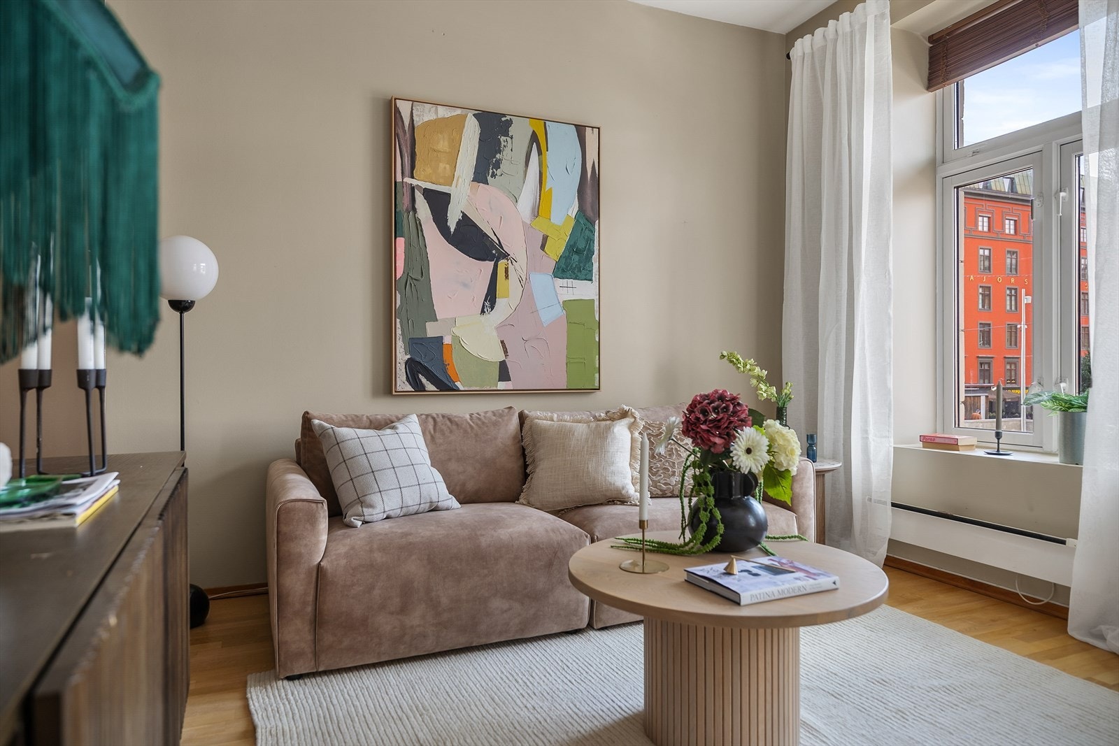 Leiligheten har en god intern beliggenhet i bygget, vendt mot bakgården. Galleribilde