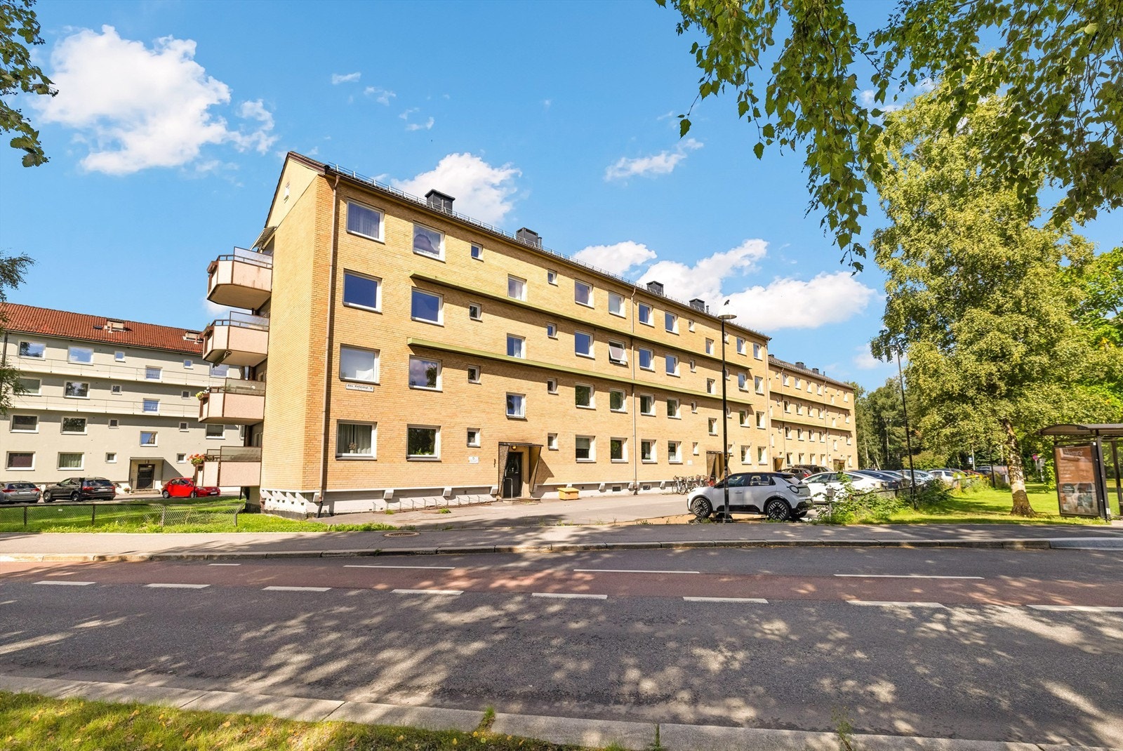 Leiligheten ligger i et veletablert og rolig boligområde i Lillestrøm. Galleribilde