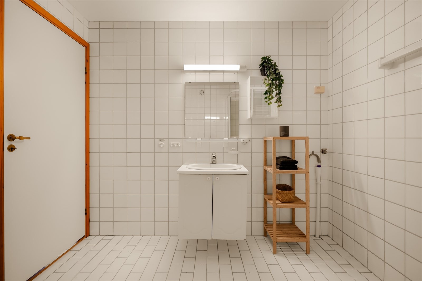 Flislagt bad med gulvvarme for økt komfort. Galleribilde
