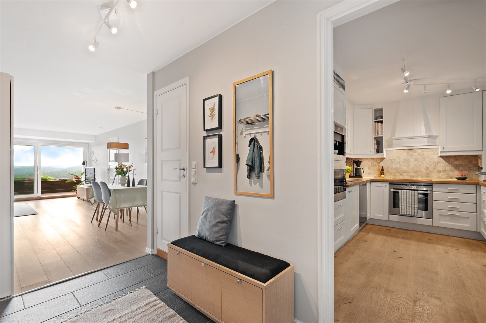 Leiligheten har en gjennomgående og familievennlig planløsning Galleribilde