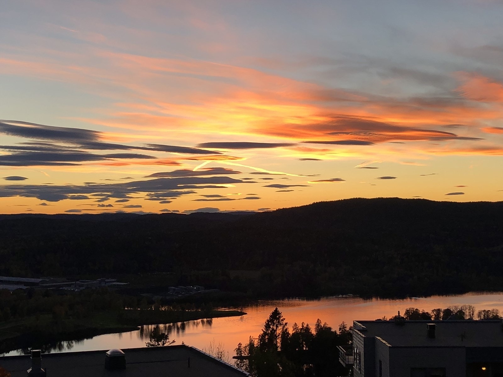 Selgers bilde-Solnedgang 2.JPEG Galleribilde