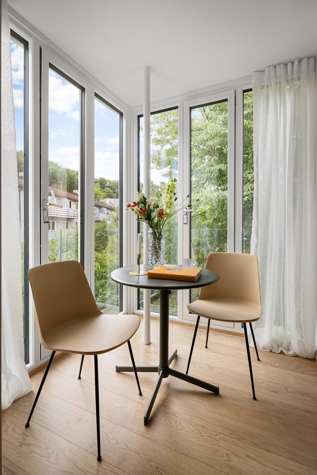 Leiligheten ligger på Ekebergskrenten, med heisadkomst og nærhet til flotte turområder. Galleribilde