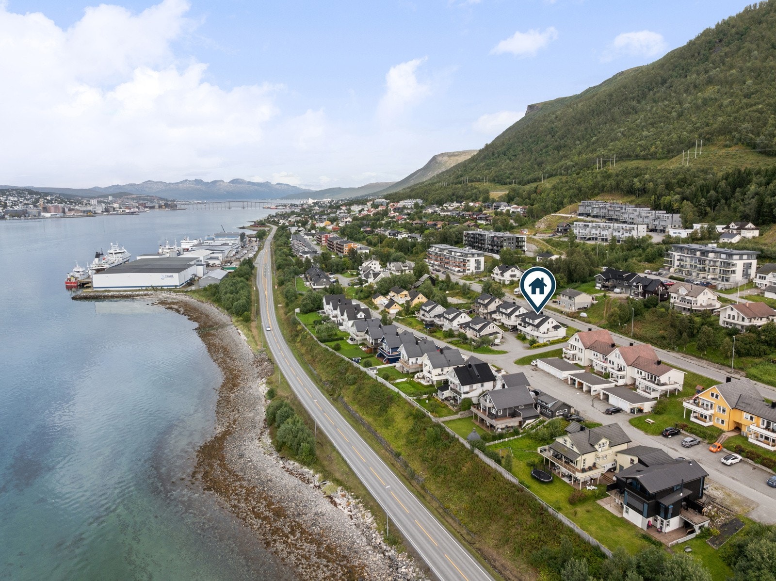 Flott og innholdsrik tomannsbolig i et etablert og barnevennlig boligområde i Tromsdalen.
