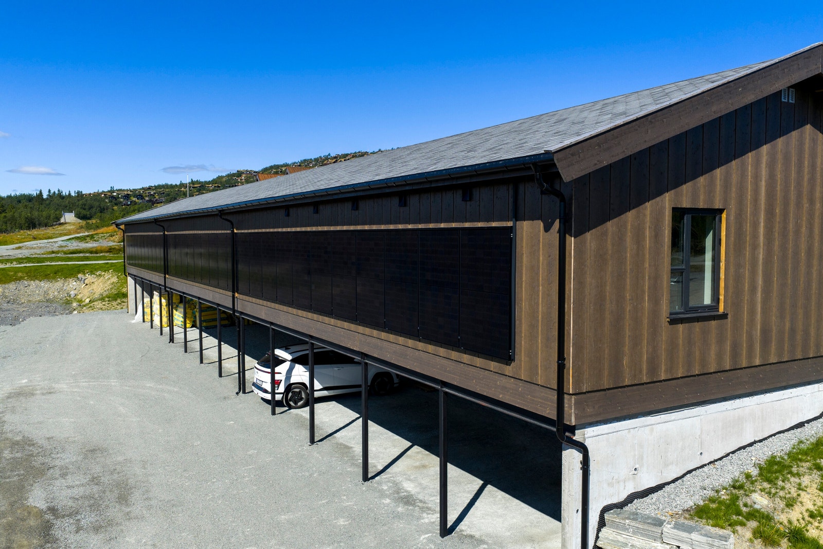 Alle leiligheter blir levert med egen carport med bod på 4 kvm. (utenom bygg 2-26) Galleribilde