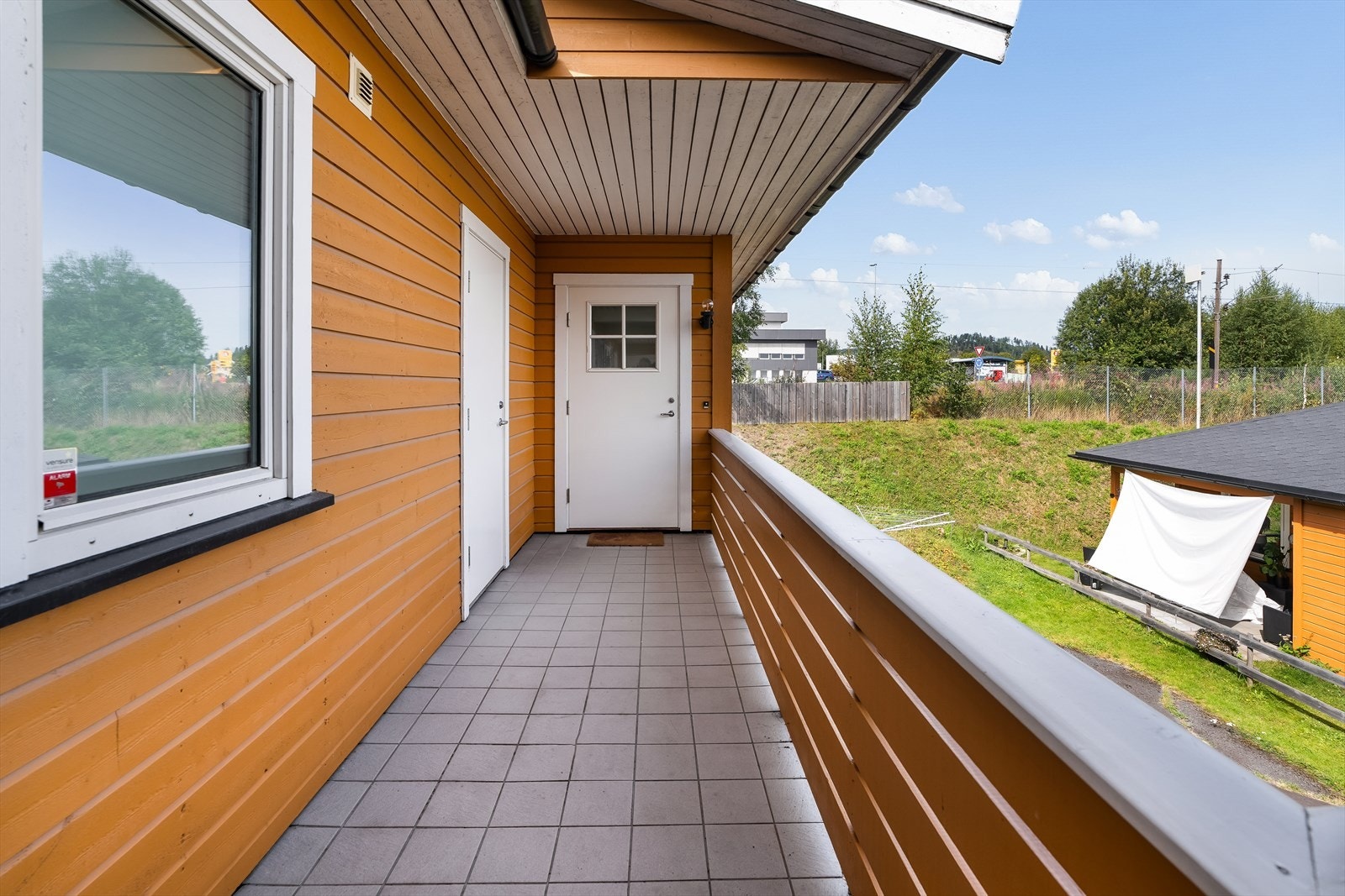 Ved inngangsdøren har man også isolert bod - Meget praktisk og tilgjengelig. Galleribilde