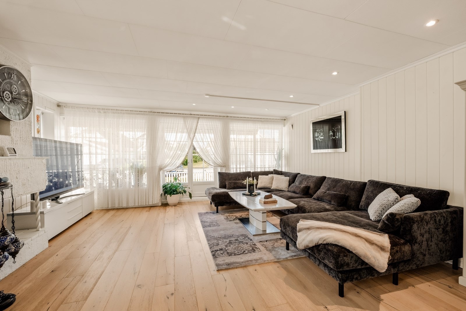 Innholdsrik enebolig beliggende barnevennlig og sentralt i Mjøndalen - Store utearealer med hage og carport! Galleribilde