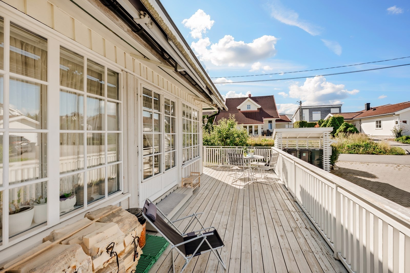 Fra stuen er det utgang til en terrasse på 26 m². Galleribilde