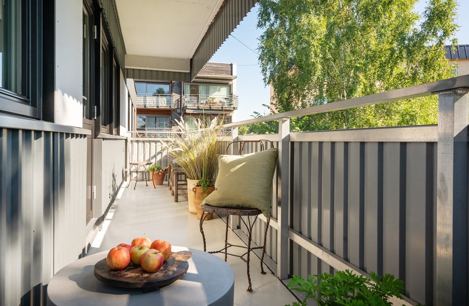 God plass for utemøblement, grill og planter! Galleribilde