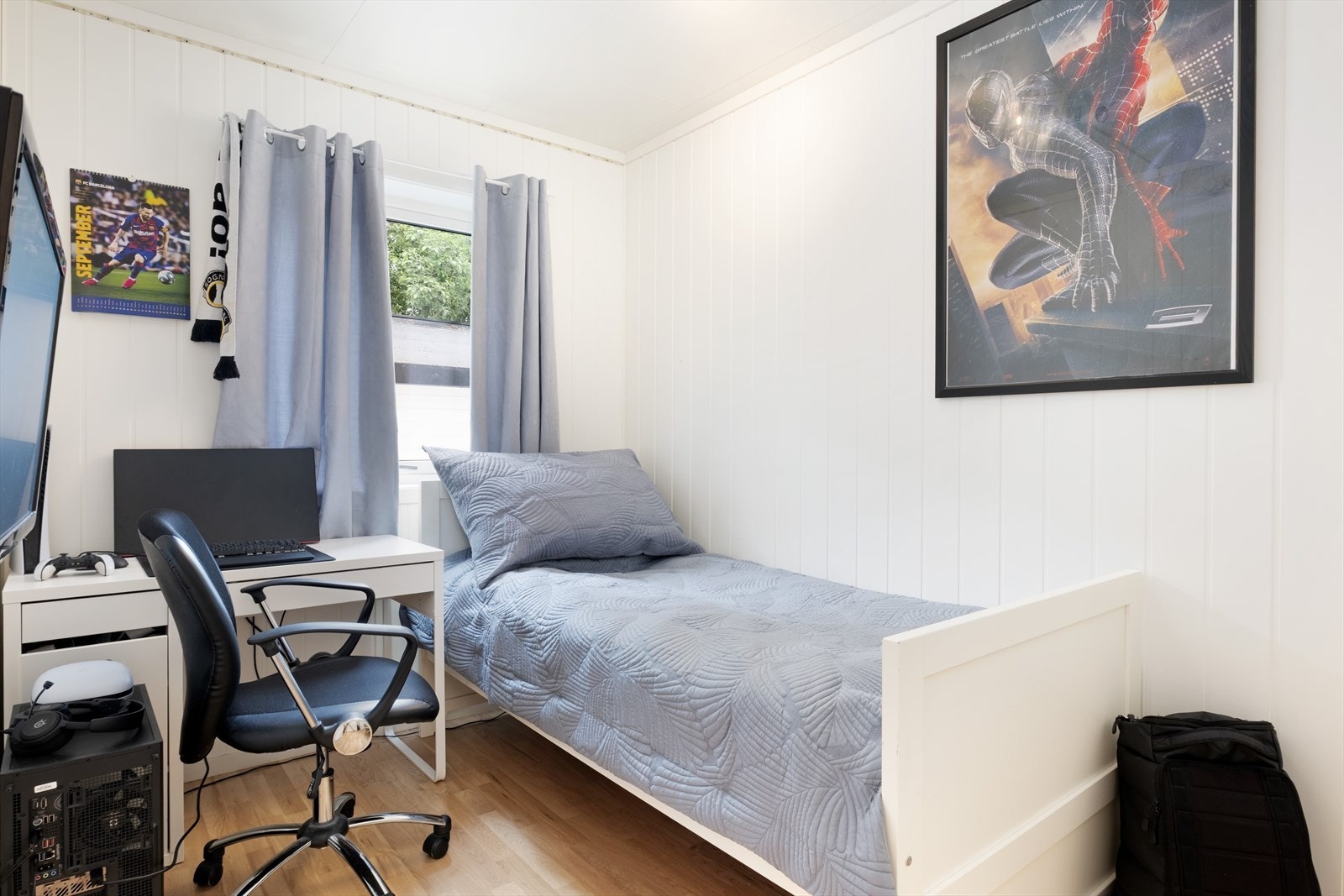 Det andre er noko mindre og passar godt som barnerom, gjesterom eller kontor, med plass til seng og skrivebord. Galleribilde