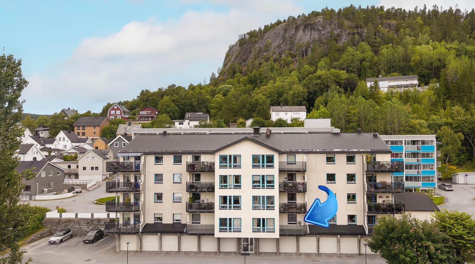 Gangavstand til Namsos sentrum og alle sentrums fasiliteter. Galleribilde