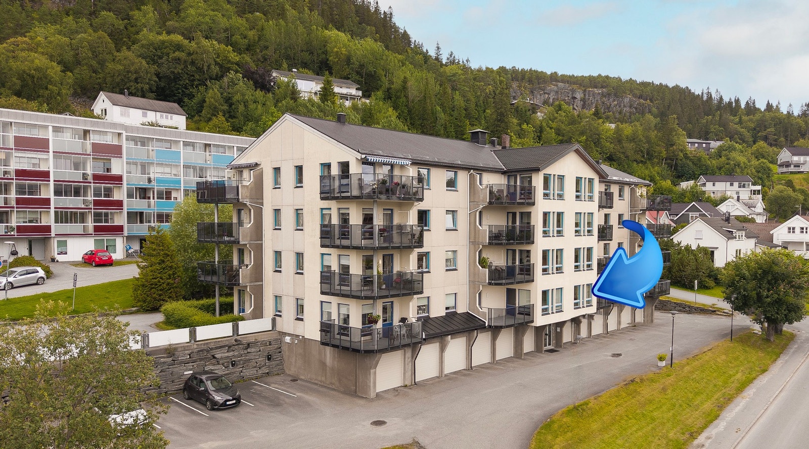 Leilighet i 1. etasje i boligblokk som ble totalrenovert i 2005. Galleribilde