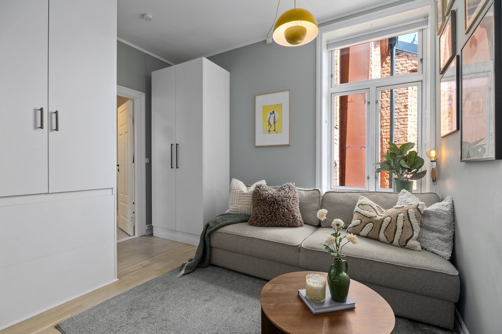 Vender mot rolig bakgård Galleribilde