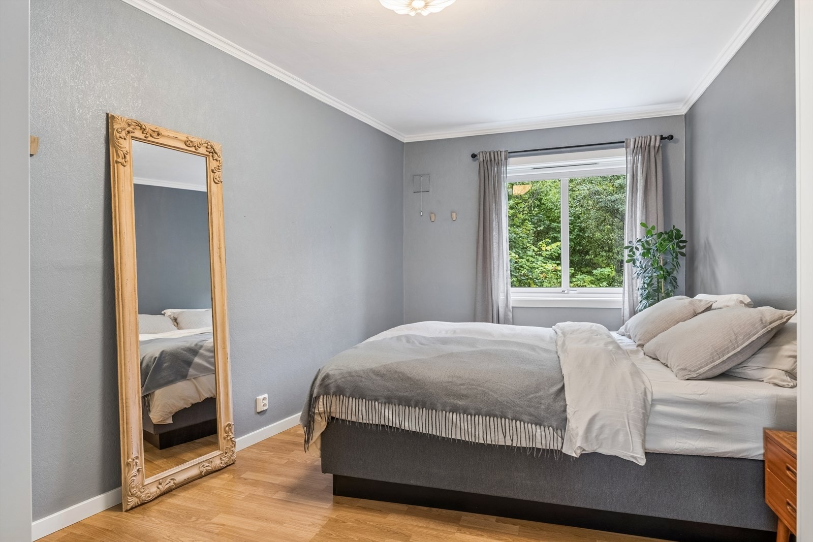 Soverommet er på ca. 12,5 m² og har god plass til dobbeltseng. Galleribilde