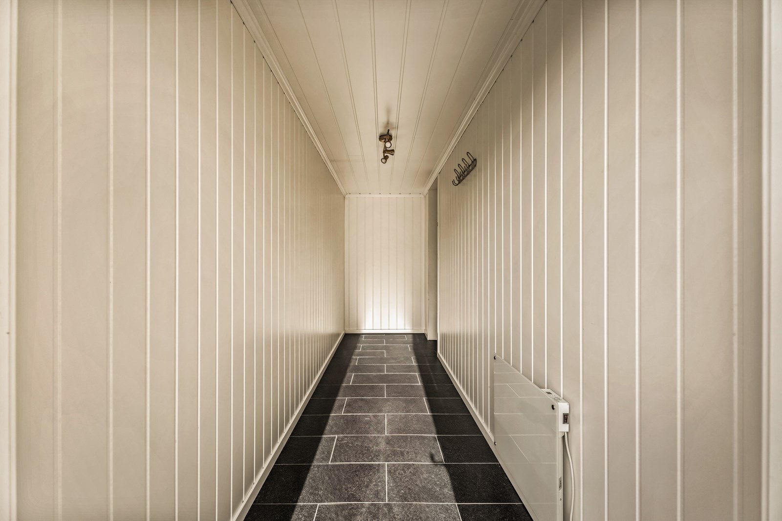 Entré og gang i utleiedelen. Galleribilde