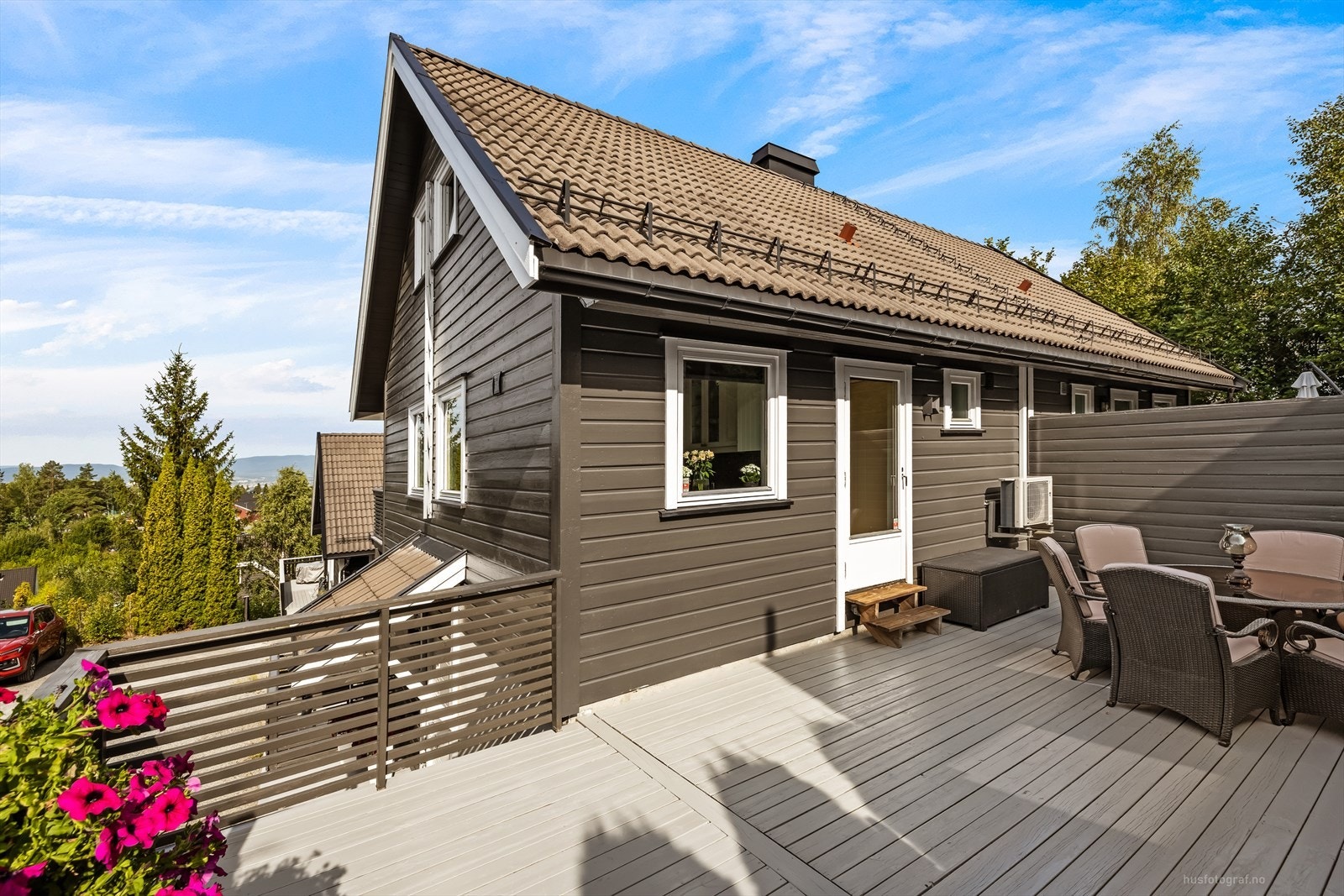 En av de romslige uteplassene i tilknytning til første etasje. Galleribilde