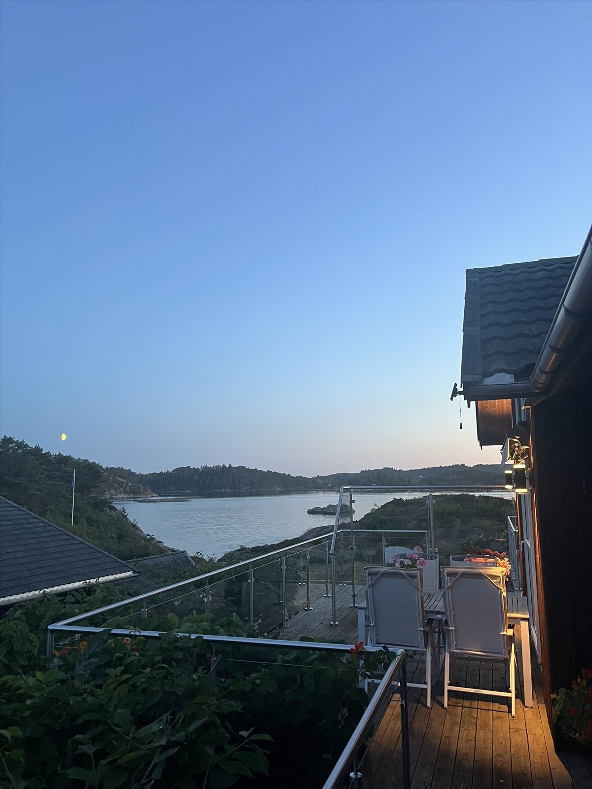 Selgers bilde. Stemningsfull utsikt på kveldstid. Galleribilde