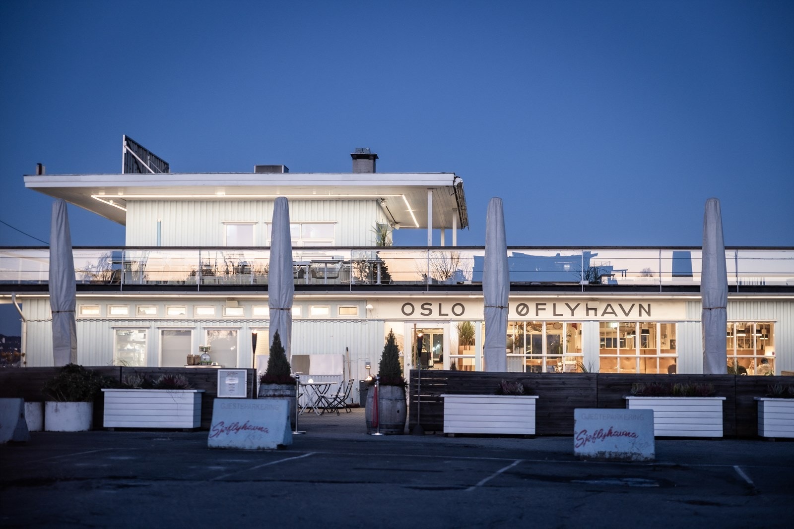 Sjøflyhavna Kro ligger kun noen minutters spasertur fra huset. Galleribilde