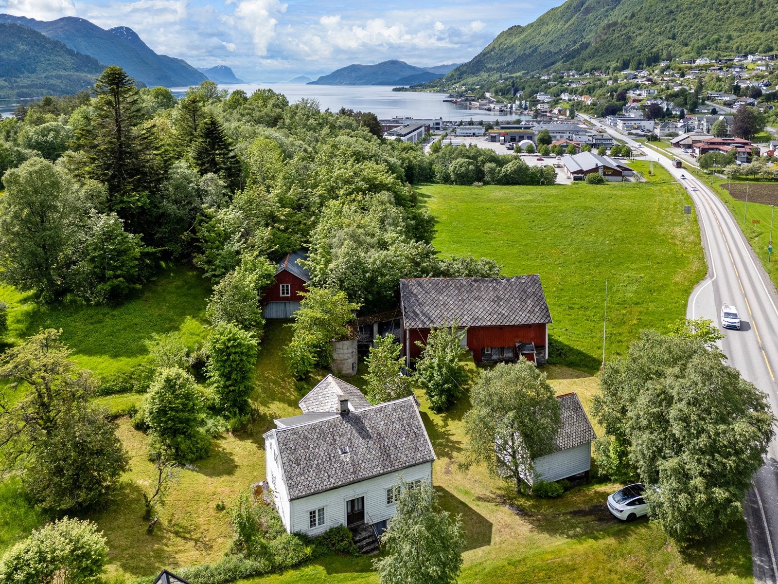 Ottagarden, et tidligere gårdsbruk med sentral beliggenhet på Sjøholt i Ålesund kommune er til salgs.
Foto: Ingvald Kaldhussæter Galleribilde