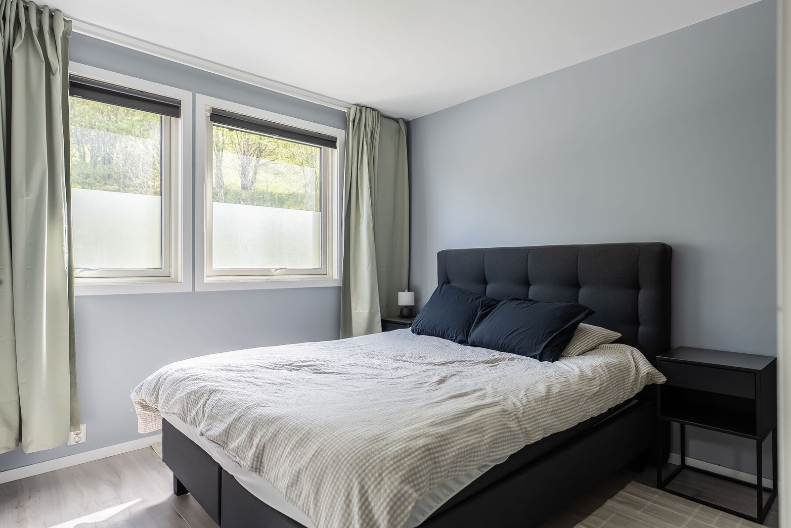 Soverom 1 er av god størrelse på 11,5 m². Galleribilde