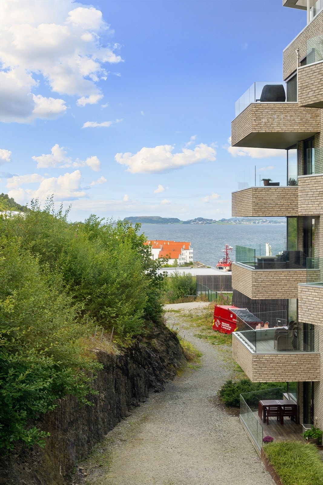 Utsikt fra stuevindu. Galleribilde