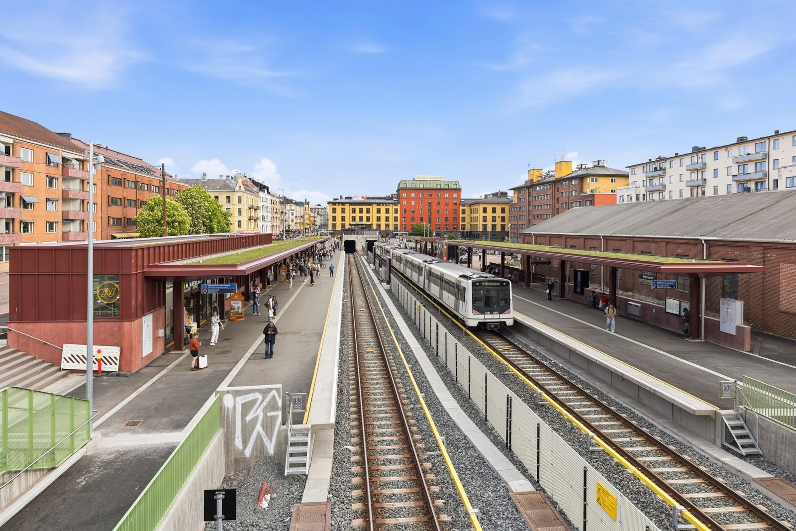 Umiddelbar nærhet til Majorstuen T-banestasjon. Galleribilde