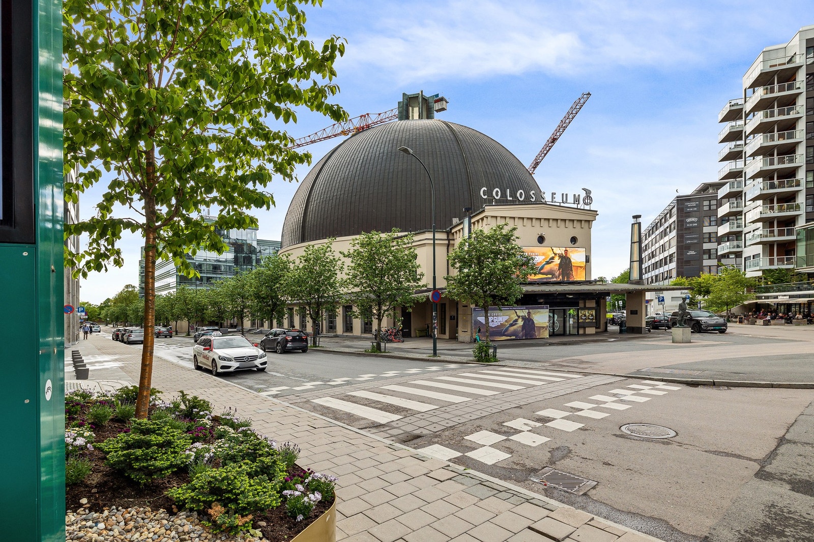 Colosseum Kino ligger kun ett par minutters gange fra boligen. Galleribilde