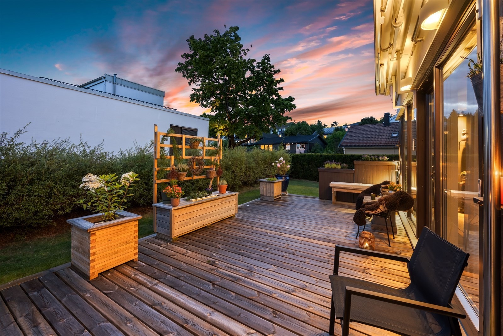 Terrassen er utstyrt med markise som gir skjerming for solen. Galleribilde