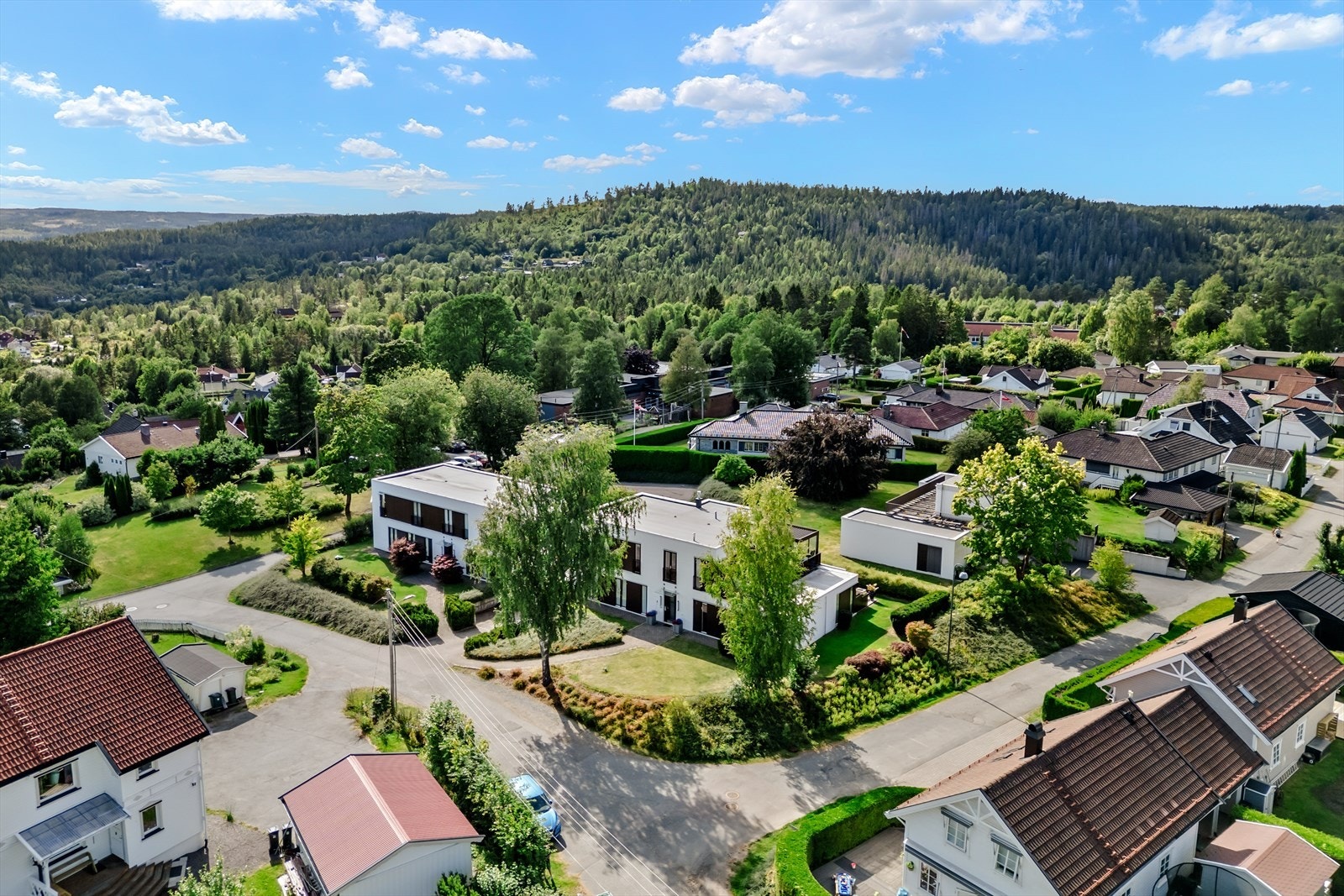 Gode bussforbindelser til Drammen sentrum med hyppige avganger. Galleribilde
