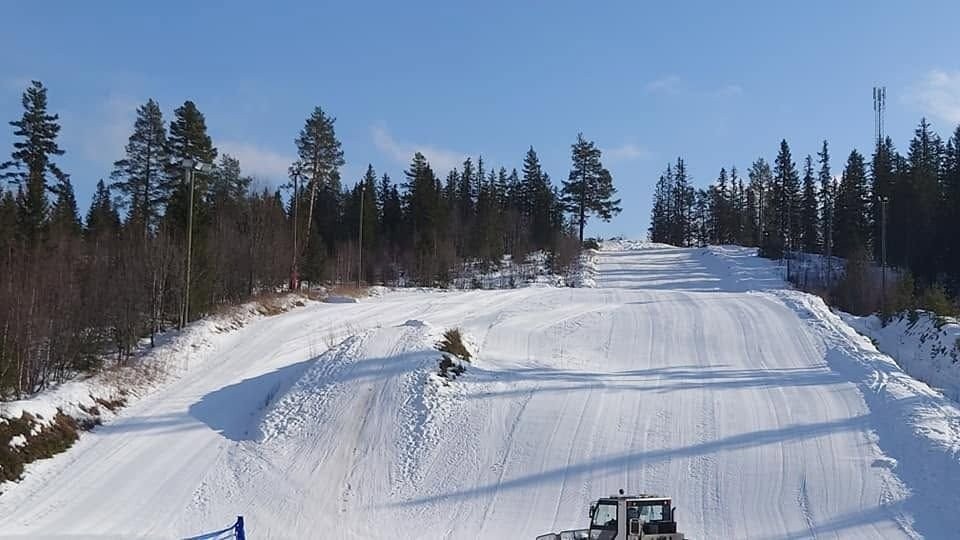 Leikarvoll skibakke, her er det åpen bakke på vinterstid med skiheis og åpen kiosk. Fint for barn og voksene. Galleribilde