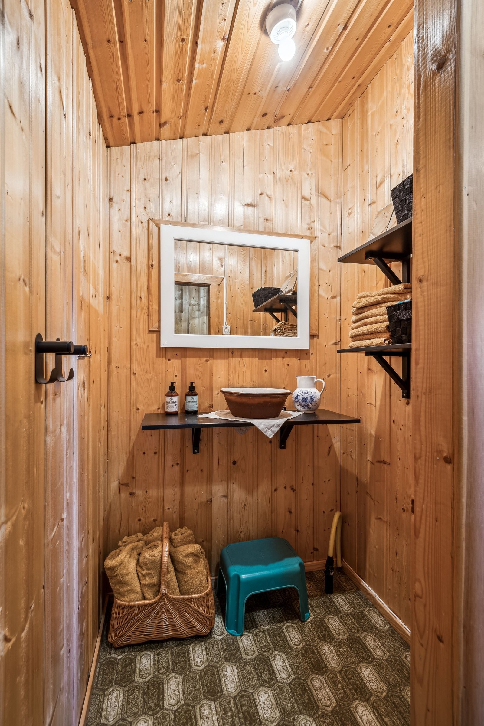 "Hyttebad" Plass til hyttedusj. Galleribilde