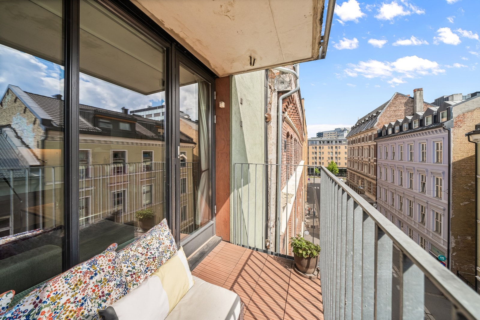Leiligheten har en svært sentral beliggenhet. Galleribilde