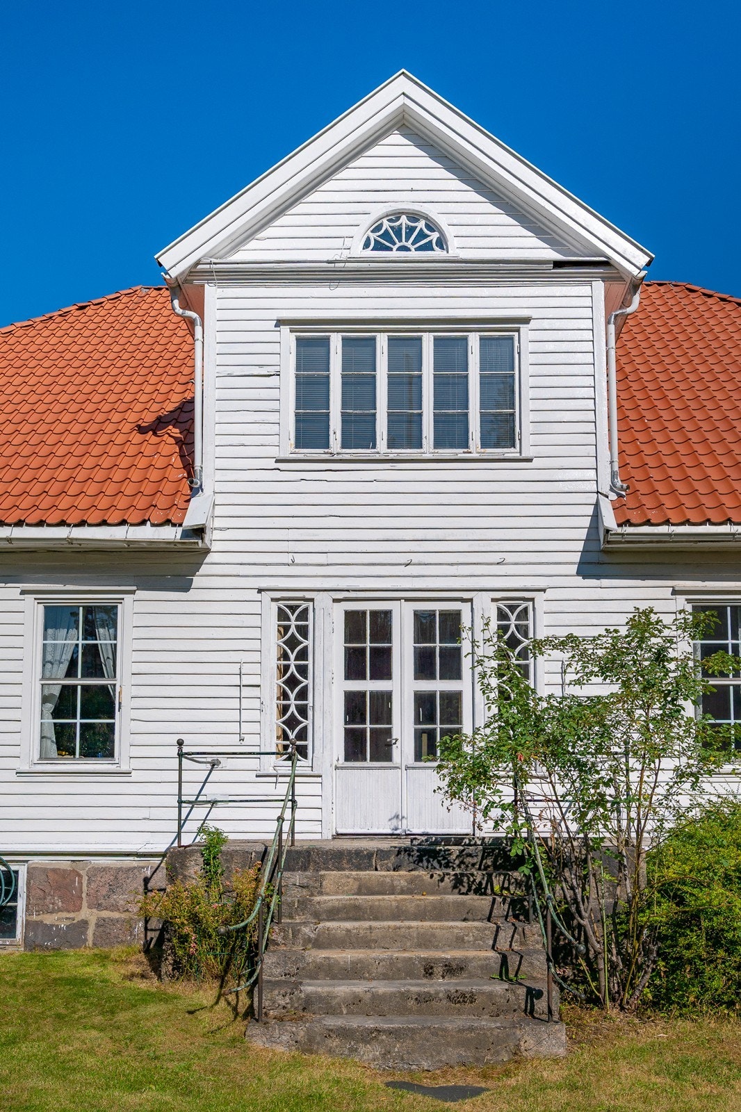 Staselig fasade med flotte detaljer Galleribilde