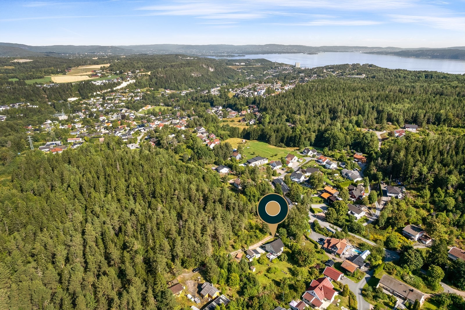 Det er også gode rekreasjonsmuligheter i området, med nærhet til skog og fine turterreng. Galleribilde