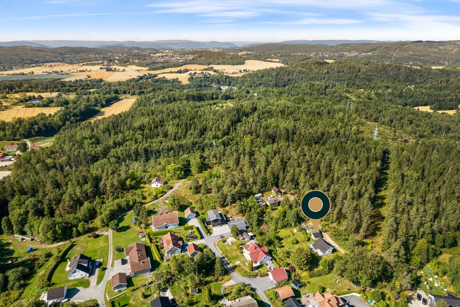 Med skogen som nærmeste nabo får utearealene en tilbaketrukket karakter og nærhet til natur og turmuligheter. Galleribilde
