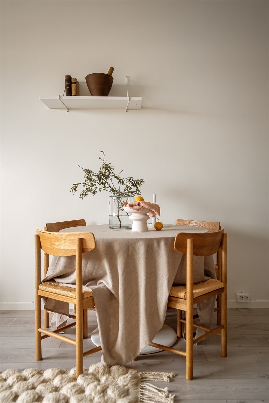 Det er god plass til spisebord. Galleribilde